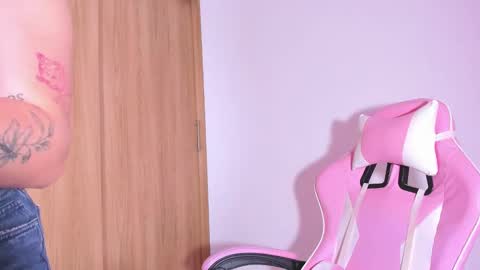 Snapshot of annika_03 chatting on February 3, 11:58 pm Gise. online show from February 3, 11:58 pm