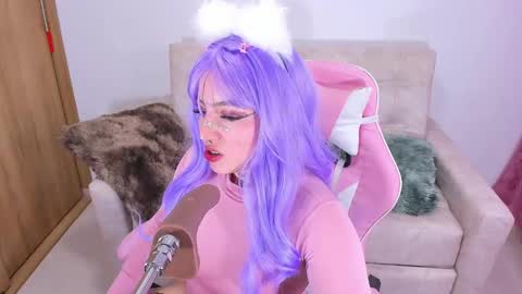 Snapshot of annika_03 chatting on December 25, 1:20 am Gise. online show from December 25, 1:20 am