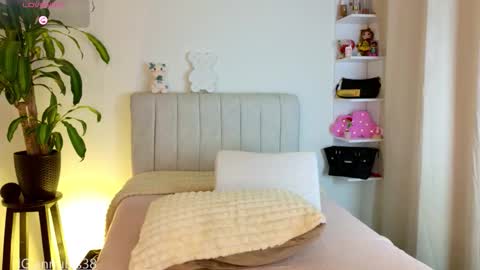 SOFIA INDEPENDENT MODEL online show from October 15, 3:31 am