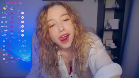 Snapshot of annvegga chatting on October 1, 9:31 pm Ann online show from October 1, 9:31 pm