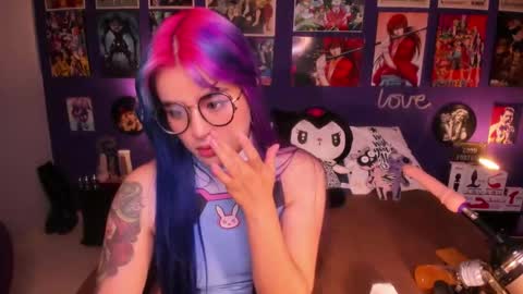 Snapshot of anny_cross chatting on January 6, 10:37 pm Paty online show from January 6, 10:37 pm