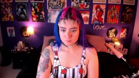 Snapshot of anny_cross chatting on February 4, 2:28 am Paty online show from February 4, 2:28 am