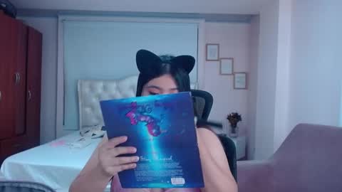 Snapshot of anny_louis chatting on January 30, 2:27 am ANNY LOUIS online show from January 30, 2:27 am