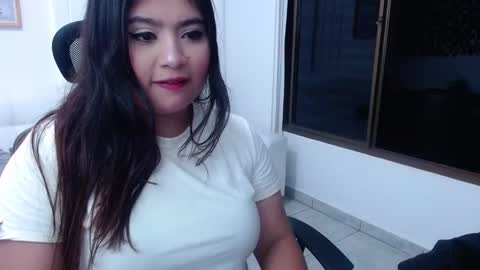Snapshot of anny_louis chatting on December 22, 2:39 am ANNY LOUIS online show from December 22, 2:39 am