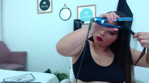 Snapshot of anny_louis chatting on January 23, 2:23 am ANNY LOUIS online show from January 23, 2:23 am