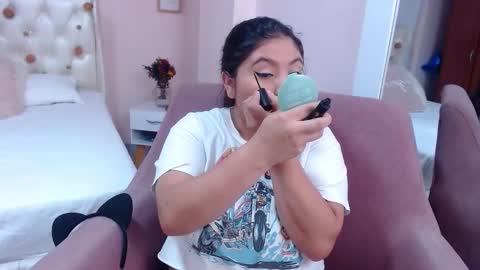 Snapshot of anny_louis chatting on December 7, 1:36 am ANNY LOUIS online show from December 7, 1:36 am