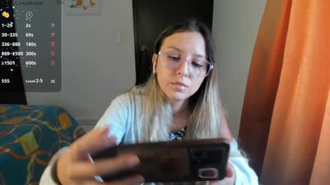 Issabela online show from December 5, 3:28 pm