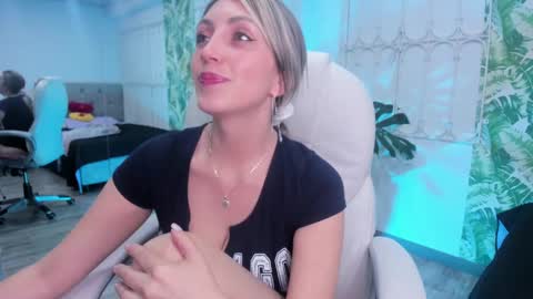Snapshot of anny_sweet72 chatting on September 19, 12:26 pm Anny online show from September 19, 12:26 pm