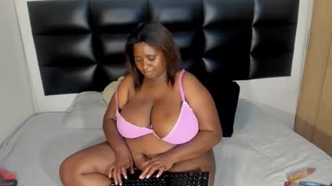 Snapshot of annybigassxxx chatting on September 20, 5:06 am Melani online show from September 20, 5:06 am