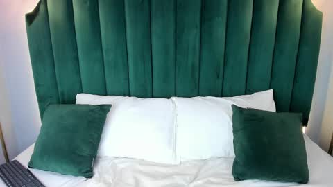 Anny Colson online show from October 24, 5:36 am