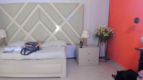 LittleSunny  My schedule 1400 - 2200 GMT -5 online show from November 22, 4:15 am