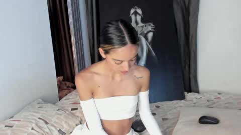 anotella_aa online show from May 15, 11:29 pm