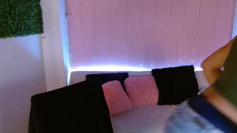 antolyh_c online show from December 9, 12:51 pm