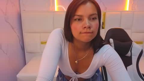 Snapshot of antonela_tp chatting on September 12, 1:40 pm Antonela online show from September 12, 1:40 pm
