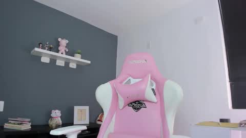 Antonella online show from April 8, 7:05 pm