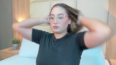 A N T O N E L L A  online show from November 26, 12:17 pm