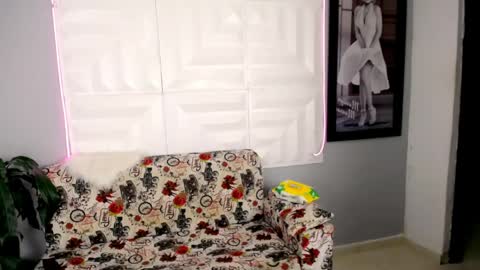 antonella online show from April 7, 4:58 am