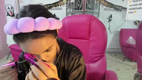 Snapshot of antonellakling_ chatting on October 31, 11:31 pm ANTONELLA online show from October 31, 11:31 pm