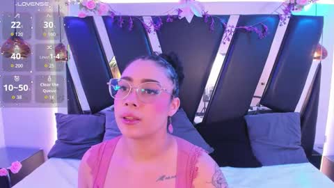 A N T O N E L L E  online show from January 15, 11:38 am