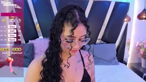 A N T O N E L L E  online show from October 14, 10:51 am