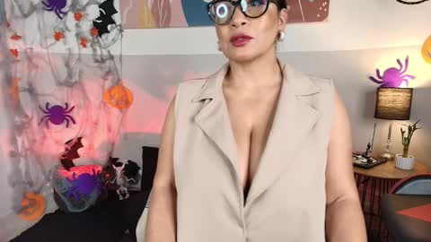 Antonia online show from October 11, 5:01 am