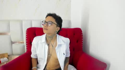 antony_d_ossa online show from May 13, 11:10 pm
