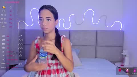 Snapshot of antoonellaa chatting on October 28, 12:11 pm antoonellaa online show from October 28, 12:11 pm