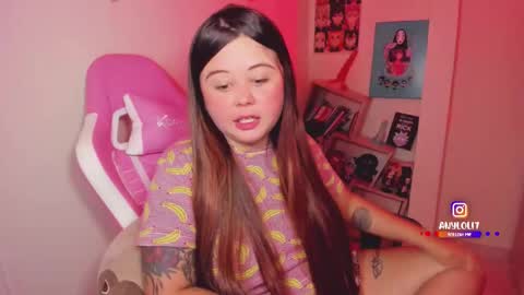   Independent model  online show from October 2, 3:50 pm