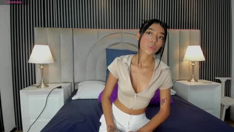 Snapshot of any_petitte chatting on December 16, 7:43 pm ANY online show from December 16, 7:43 pm