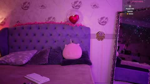 anya_sky_ online show from April 2, 6:22 am