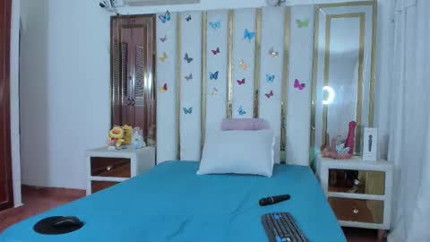 Anyela  online show from November 18, 2:01 am