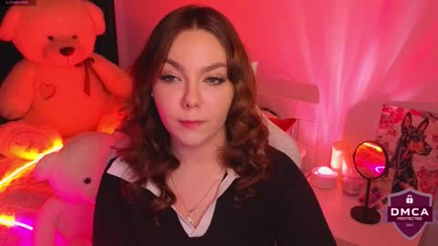 Aphelia online show from November 2, 3:04 pm