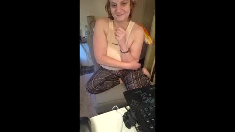 Babyred0211 online show from April 21, 12:01 pm