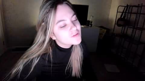 appleyummybuns online show from October 29, 12:53 pm