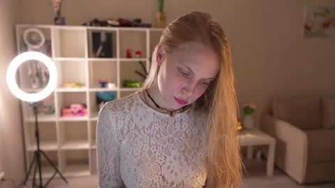 Snapshot of appr0ved chatting on October 20, 4:21 pm  REYNA  next stream on December 3rd online show from October 20, 4:21 pm