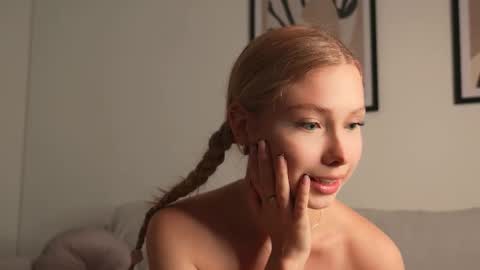 Snapshot of april_blush chatting on September 16, 3:42 pm BETH NEXT STREAM ON WEDNESDAY online show from September 16, 3:42 pm