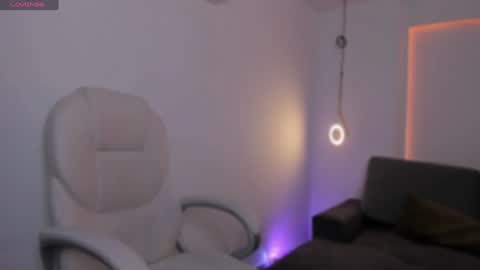 Snapshot of april_ebony18_ chatting on January 14, 10:48 am April online show from January 14, 10:48 am