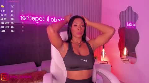 Snapshot of april_ebony18_ chatting on February 20, 10:27 am April online show from February 20, 10:27 am