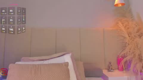 Snapshot of april_ebony18_ chatting on September 13, 2:03 pm April online show from September 13, 2:03 pm