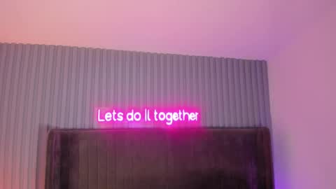 Snapshot of april_ebony18_ chatting on March 2, 11:30 am April online show from March 2, 11:30 am