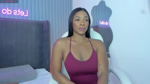 Snapshot of april_ebony18_ chatting on January 17, 10:33 am April online show from January 17, 10:33 am