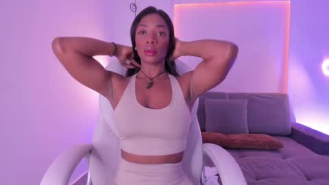 Snapshot of april_ebony18_ chatting on March 11, 10:40 am April online show from March 11, 10:40 am