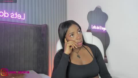 Snapshot of april_ebony18_ chatting on February 7, 10:40 am April online show from February 7, 10:40 am