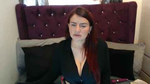 Snapshot of april_harrys chatting on September 22, 5:22 pm April online show from September 22, 5:22 pm