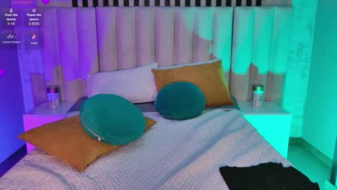  April Rhodes  online show from October 26, 10:05 pm