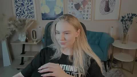 Snapshot of aprilserenity chatting on October 14, 2:58 am April. All year round. online show from October 14, 2:58 am