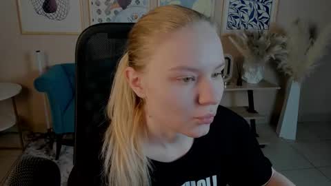 Snapshot of aprilserenity chatting on October 25, 2:30 am April. All year round. online show from October 25, 2:30 am