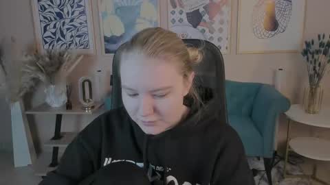 Snapshot of aprilserenity chatting on September 17, 1:47 am April. All year round. online show from September 17, 1:47 am