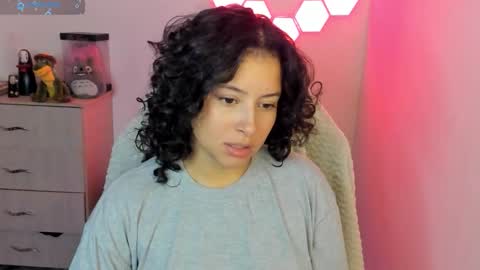 aqua emilly online show from November 4, 11:10 pm