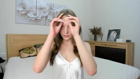 Lina online show from September 27, 9:16 am